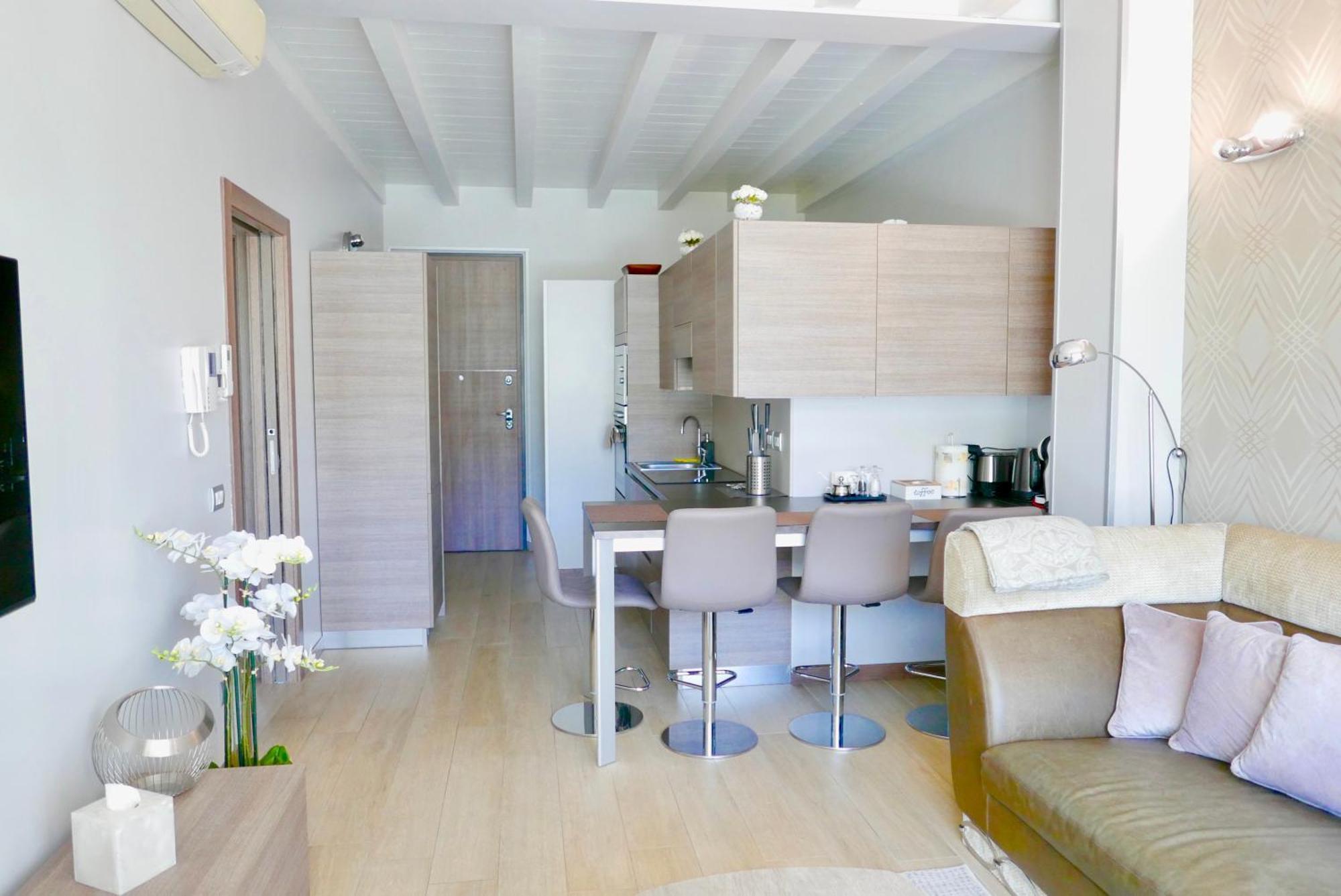 Phoenix Garda Hills Сирмионе Екстериор снимка