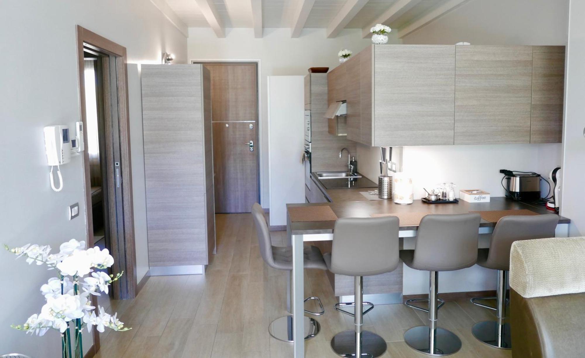 Phoenix Garda Hills Сирмионе Екстериор снимка
