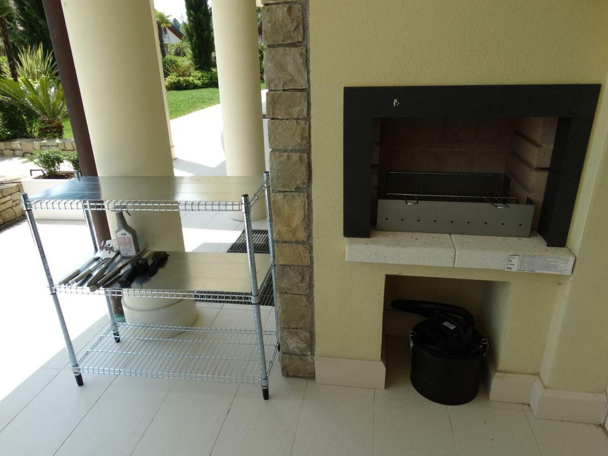 Phoenix Garda Hills Сирмионе Екстериор снимка
