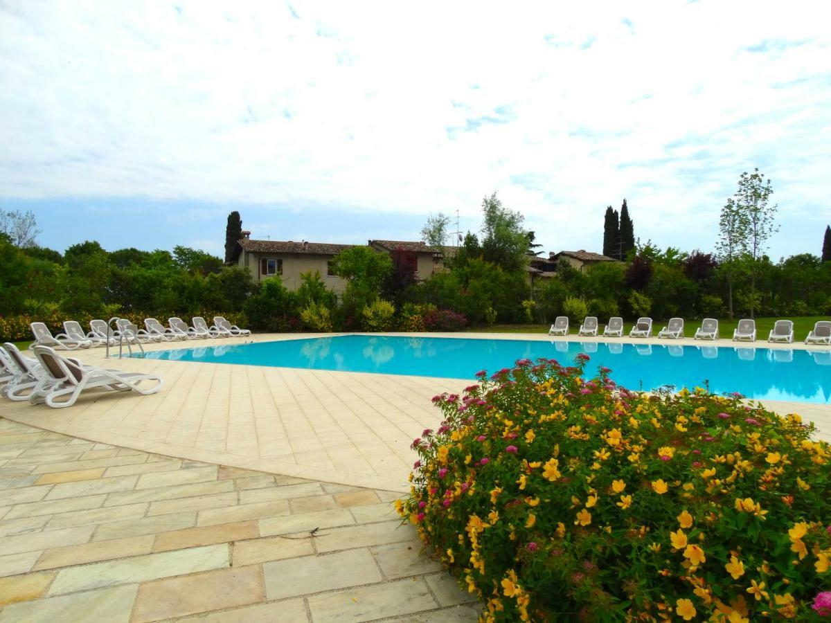 Phoenix Garda Hills Сирмионе Екстериор снимка