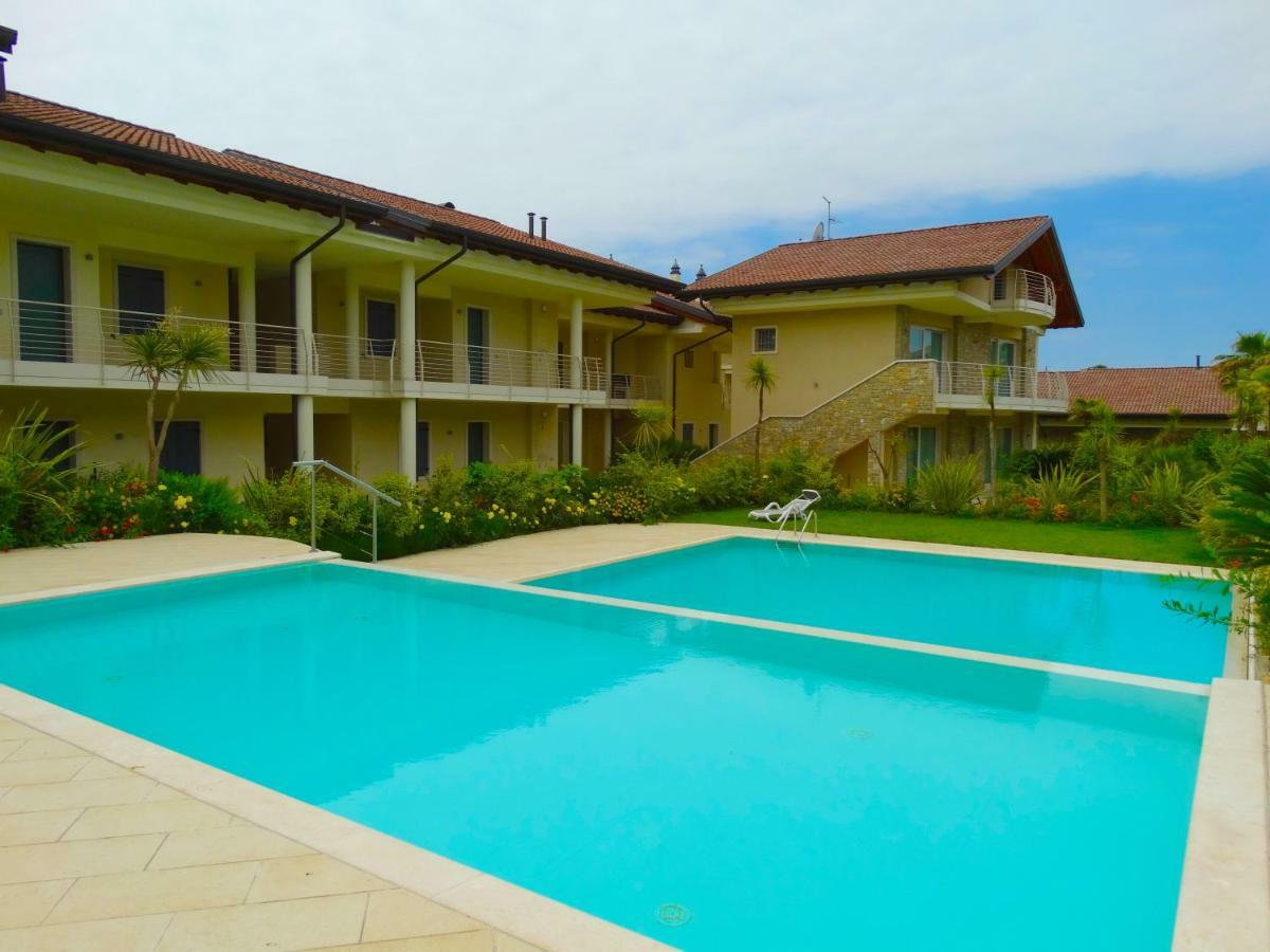 Phoenix Garda Hills Сирмионе Екстериор снимка