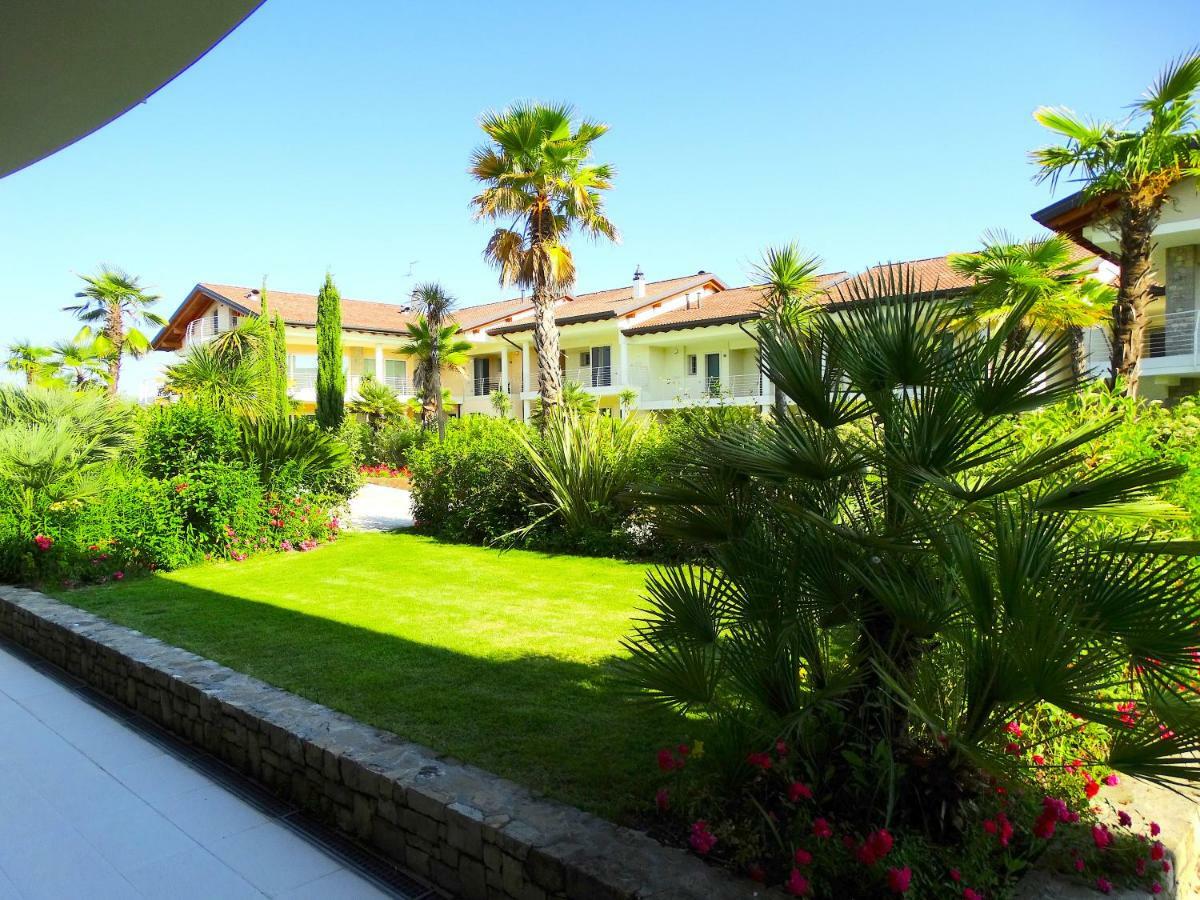 Phoenix Garda Hills Сирмионе Екстериор снимка