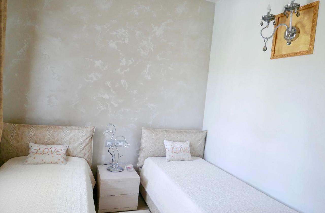 Phoenix Garda Hills Сирмионе Екстериор снимка