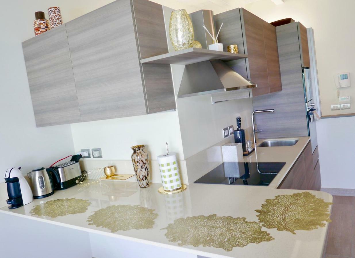 Phoenix Garda Hills Сирмионе Екстериор снимка