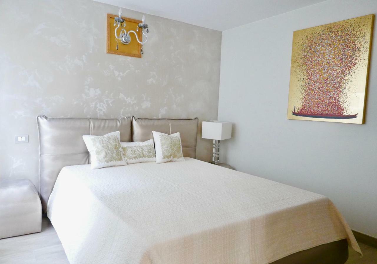 Phoenix Garda Hills Сирмионе Екстериор снимка